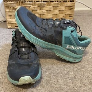 Salomon Ultra Pro trail running shoes size 9
